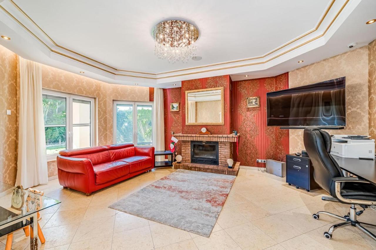 Villa Svim, Walking Distance To The Beach! Marbella Luaran gambar